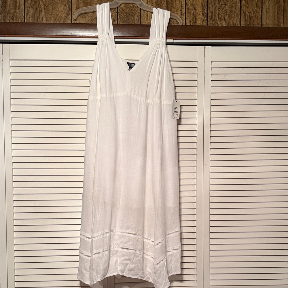 White Sleeveless Dress